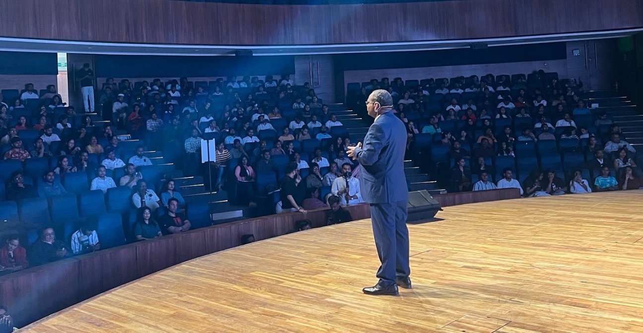 Dr. Akram Ahmad Seminar